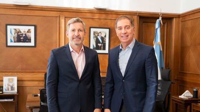 Aliados: Rogelio Frigerio y Diego Santilli, juntos.