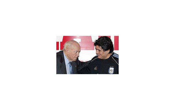 Maradona y Di Stéfano ingresaron al salón de la fama.