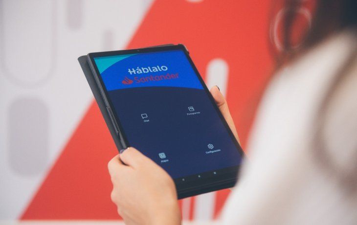startups tecnologicas: santander x global award premia a hablalo! de mateo salvatto