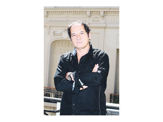 Chávez: «Yo asocio el drama del protagonista con los mitos griegos, donde los dioses hacen que los hombres se enamoren del objeto equivocado».