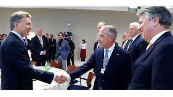 Mauricio Macri saludó a empresarios internacional durante el Foro Económico Mundial de Davos.