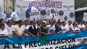 aeroparque: protesta de aeronavegantes en el sector c 