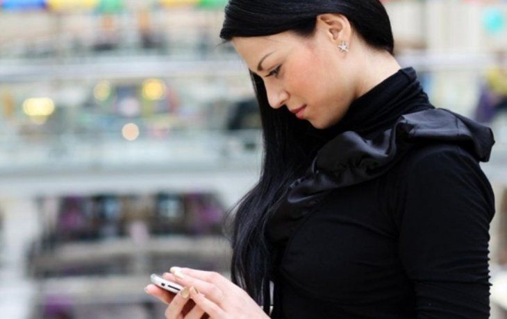 revelan que el uso del celular puede aumentar el tamano de la papada