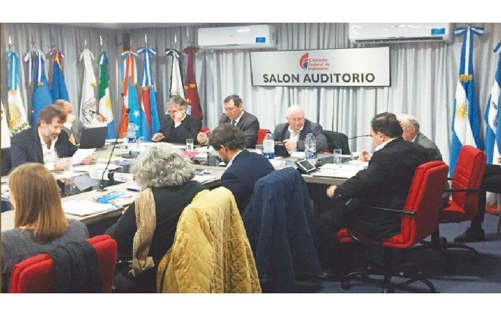 ámbito.com | pulseada. La reunión de ayer de la Comisión Federal de Impuestos disparó interpretaciones que marcarán la marcha del Acuerdo de Consenso Fiscal que Mauricio Macri selló con los gobernadores en noviembre pasado.