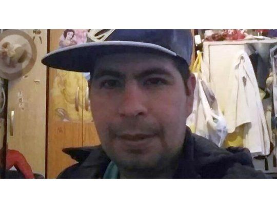 Rubén Orellana, de 36 años, cayó muerto el jueves alrededor de las 6 de la madrugada en un predio ubicado en la ruta 4 y autopista Ricchieri, en el oeste del Conurbano.