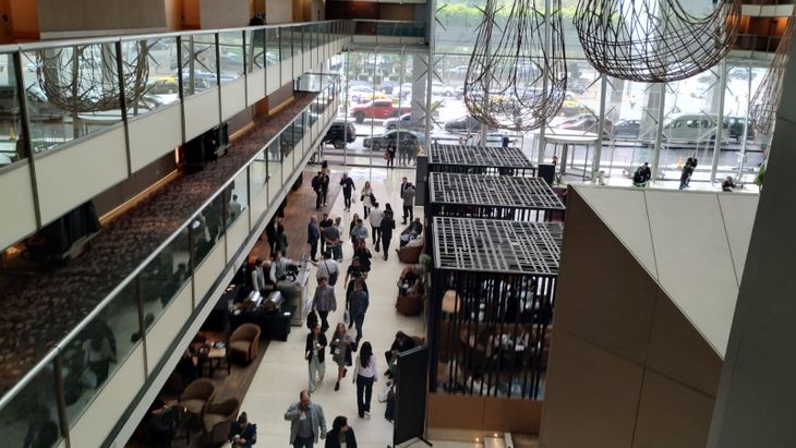 El área de acceso y lobby del hotel Hilton registró un intenso movimiento durante una nueva edición de Expo Construir, organizada por Grupo SG en Puerto Madero El área de acceso y lobby del hotel Hilton registró un intenso movimiento durante una nueva edición de Expo Construir, organizada por Grupo SG en Puerto Madero