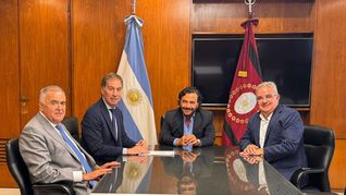 Diego Santilli junto a los gobernadores de Tucumán, Salta y Catamarca. Diego Santilli junto a los gobernadores de Tucumán, Salta y Catamarca.