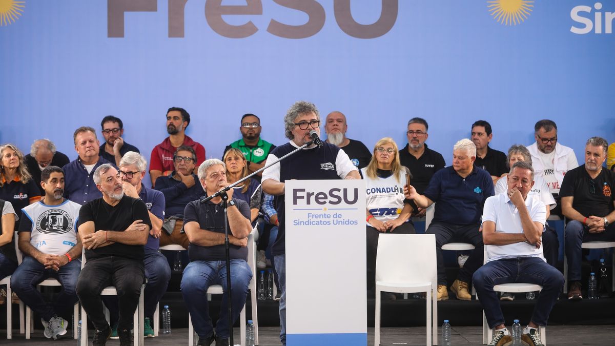 M�s de 1.600 delegados gremiales aprobaron un programa sindical con eje en salario digno y distribuci�n de la riqueza