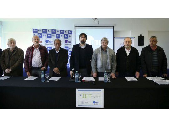 Varios representantes de distintas organizaciones sindicales, entre las que están la CGT y la CTA, dieron a conocer esta tarde en un acto la primera medición del Índice de Inflación de los Trabajadores, que se llevó a cabo en la Universidad Metropolitana para la Educación y el Trabajo (UMET).