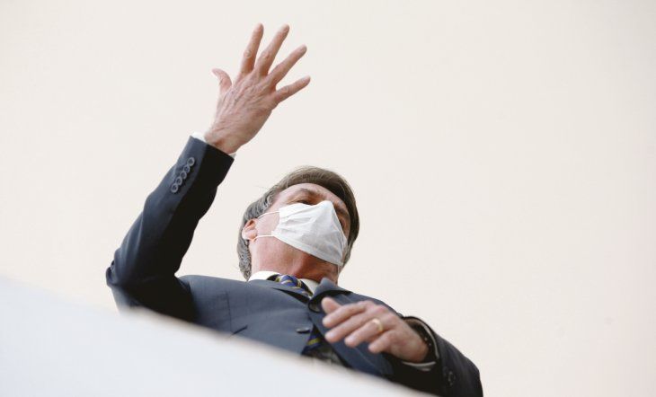 La pandemia de Covid-19 sucedió mientras que Bolsonaro era presidente, y dejó un saludo de más de 700.000 muertos en Brasil. La pandemia de Covid-19 sucedió mientras que Bolsonaro era presidente, y dejó un saludo de más de 700.000 muertos en Brasil.