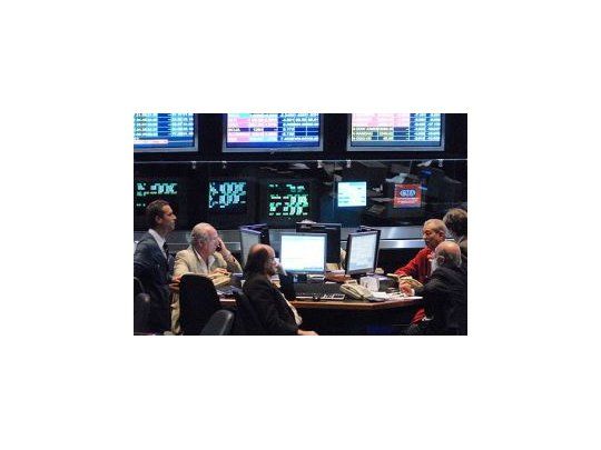Bonos descendieron 0,6% y Bolsa 0,1%