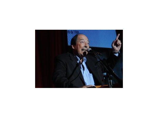 Ernesto Sanz.