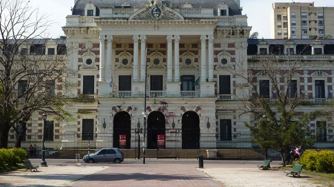 Casa_de_Gobierno_de_Buenos_Aires_(La_Plata_1).jpg