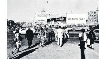 ámbito.com | El Parque de la Memoria es el lugar apropiado para exhibir la muestra del artista chileno Jaar con obras producidas entre 1973 y 1981.