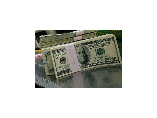 El billete paralelo continuó en baja.