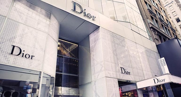 El imperio del lujo ya tiene la división de cosmética y perfumes. Ahora comprará otra parte de Christian Dior por u$s 7.100 millones. El imperio del lujo ya tiene la división de cosmética y perfumes. Ahora comprará otra parte de Christian Dior por u$s 7.100 millones.