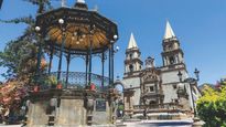 las 5 escapadas para hacer turismo en pueblos magicos que cambian por completo durante el otono