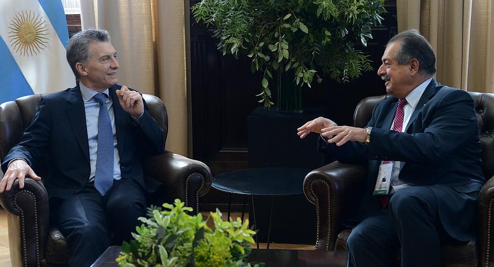 Macri, con el director de la empresa Dow Chemical, Andrew Liveris.
