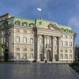 FIX fundamentó su decisión en el desempeño sostenido del banco, una posición de capital y liquidez favorables y la disminución gradual de la exposición al sector público. FIX fundamentó su decisión en el desempeño sostenido del banco, una posición de capital y liquidez favorables y la disminución gradual de la exposición al sector público.