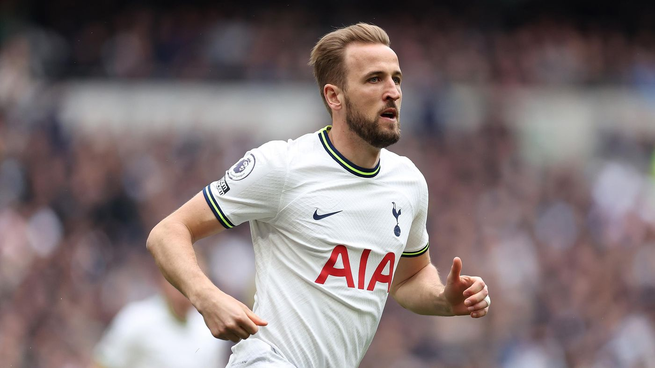 Según el sitio web Athletic, ahora depende de Kane, al que le queda un año más de contrato con el Tottenham, aceptar la oferta del club alemán.