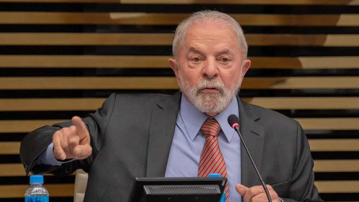 new allies ask Lula for a turn to the center