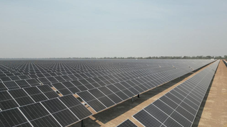 Pampa del Infierno es el parque solar de mayor capacidad a nivel país para abastecer de energía a industrias, con una potencia instalada de 130 MW.