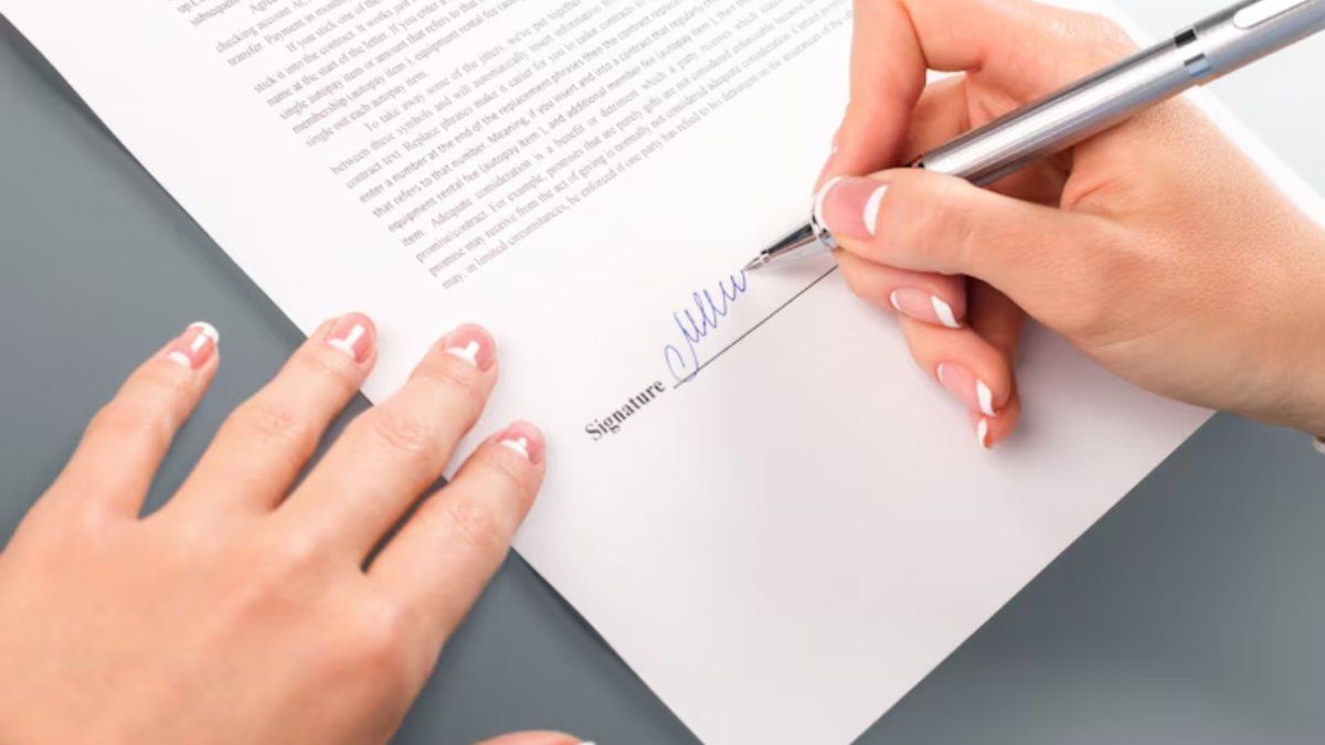 Psychology explains the meaning of signing with the full name