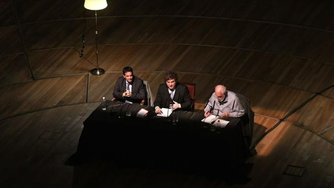 Javier Milei participó de un debate en el Palacio Libertad sobre la obra de John Maynard Keynes.