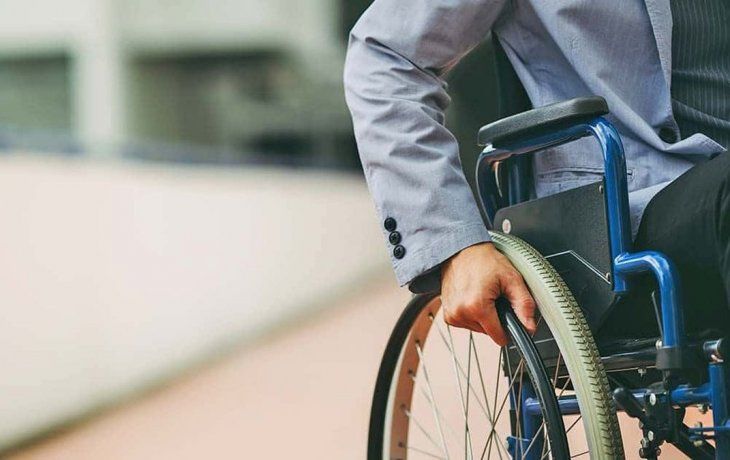 Sanciones para empresas que no entregan pasajes gratuitos para personas con discapacidad.