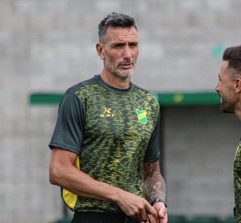 The poor results and the elimination of the Copa Sudamericana led Jorge Vaccari to present his resignation as coach of Defensa y Justicia. The poor results and the elimination of the Copa Sudamericana led Jorge Vaccari to present his resignation as coach of Defensa y Justicia.