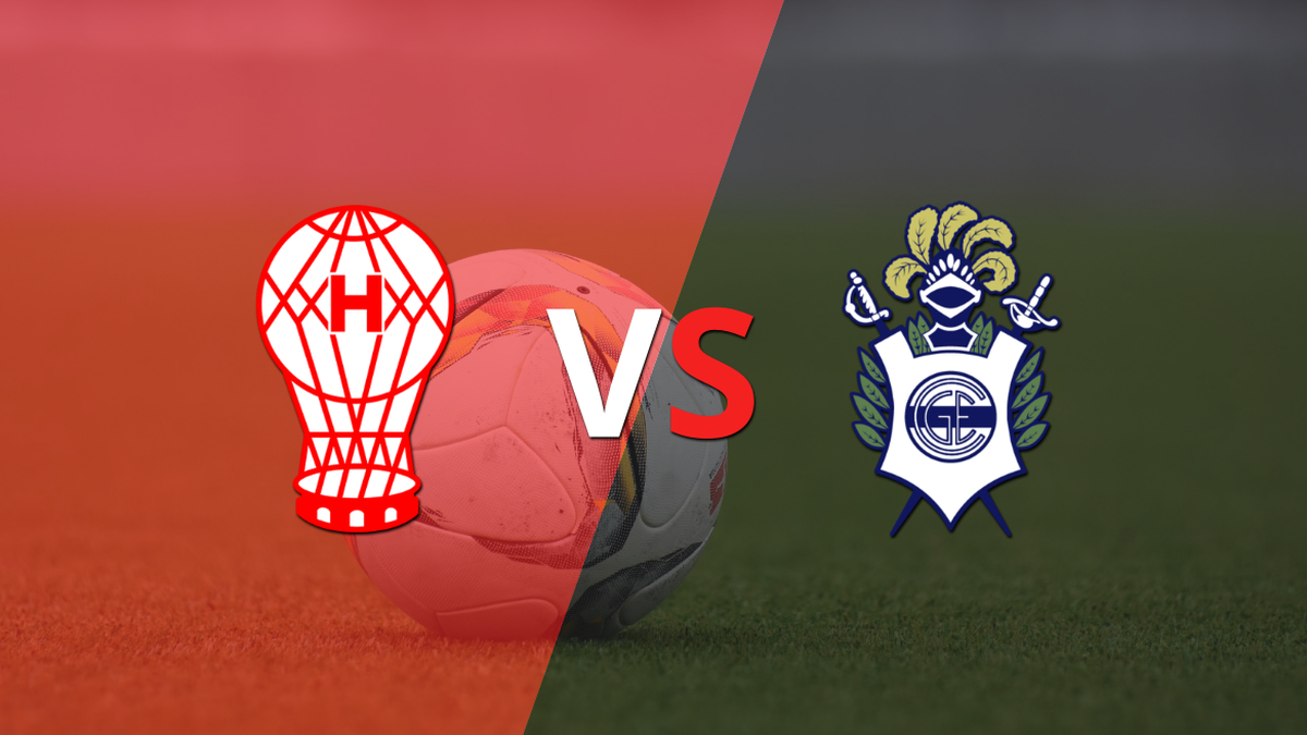 The match between Huracán vs Gimnasia begins