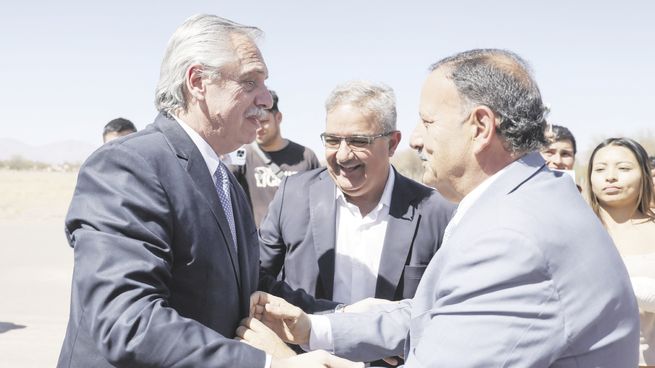 medidas. Alberto Fernández estuvo ayer en  Catamarca para  inaugurar la repavimentación de ruta 3.