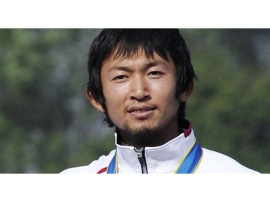 Yasuhiro Suzuki puso esteroides en la bebida de un compañero.