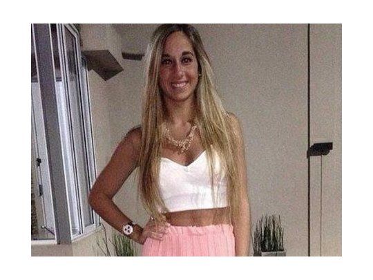 Tras el accidente y hasta el presente, Macarena Mendizábal quedó en estado vegetativo, desconectada de la realidad y se encuentra postrada en una silla, con su familia, mientras recibe cuidados extremos.