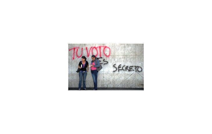 Un graffitti en Caracas en alusión a las próximas elecciones.