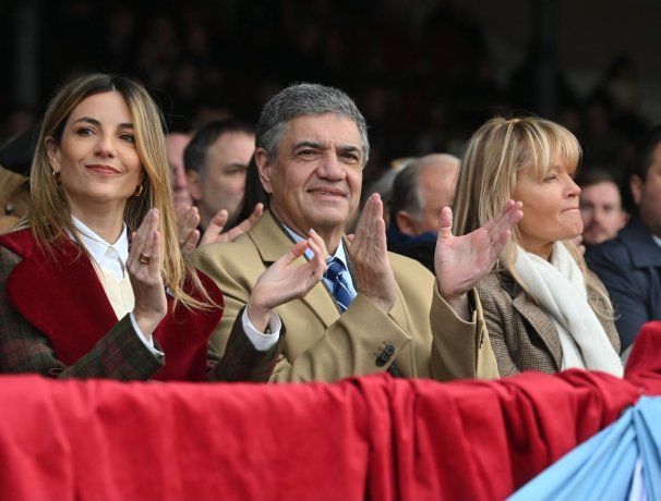 El Jefe de Gobierno de la Ciudad de Buenos Aires junto a su esposa, la periodista Belén Ludueña.