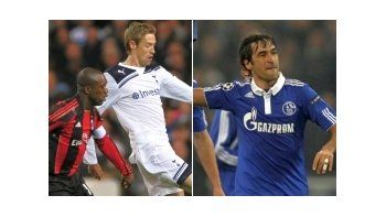Peter Crouch soporta la presión del jugador del Milan y el español Raúl festeja la clasificación del Shalke 04.