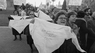 A 50 años del golpe, un mundo en tensión vuelve a interpelar a la Argentina. A 50 años del golpe, un mundo en tensión vuelve a interpelar a la Argentina.