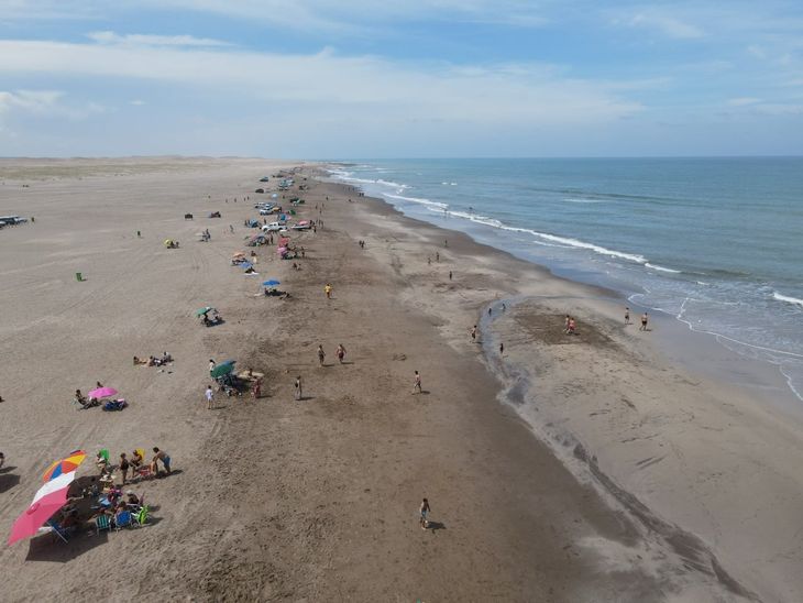 Para los amantes del turismo de aventura, los medanos del Balneario San Cayetano puede ser una gran opción