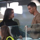 El astro del fútbol se casará con la madre de dos de sus cinco hijos. El astro del fútbol se casará con la madre de dos de sus cinco hijos.