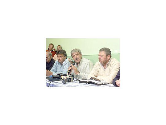 Eduardo Buzzi presidió en Rosario una reunión de delegados de la Federación Agraria.