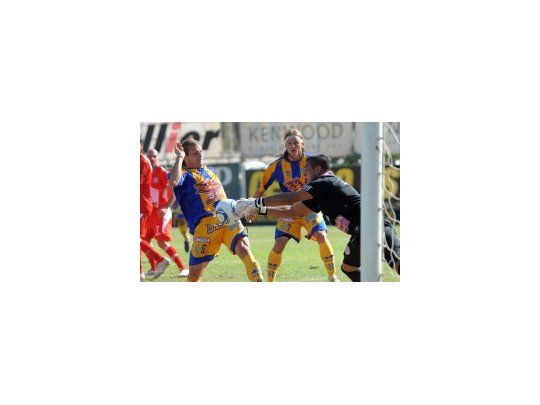Atlanta perdió con Barracas Central pero se coronó tras la derrota de Defensores de Belgrano.