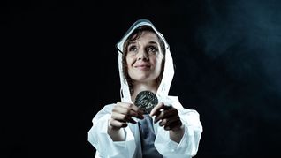 Carla Pandolfi protagoniza Ana por la ventana de Alfredo Allende.&nbsp;