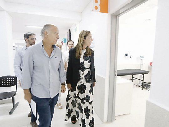 Cambiemos.María Eugenia Vidal fue a Lanús a apoyar al intendente local, Néstor Grindetti, en la apertura de un centro de medicina preventiva. El alcalde PRO coordina la estrategia electoral en la tercera sección electoral.