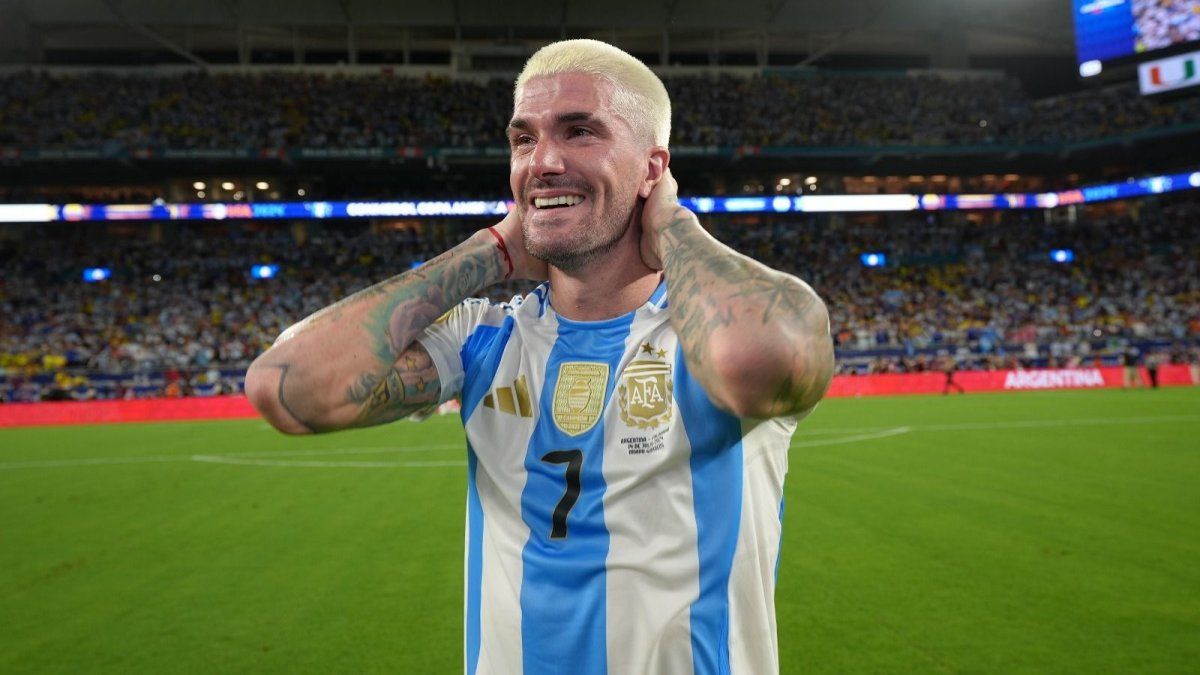 Video of Rodrigo De Paul having fun with friends and throwing magic in 5-a-side football