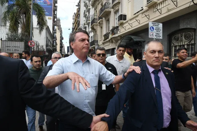 Jair Bolsonaro arribando al Hotel Libertador.