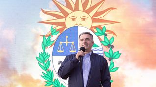 Yamandú Orsi aseguró que el Frente Amplio supo cumplir cuando estuvo en el gobierno, en alusión al himno nacional.