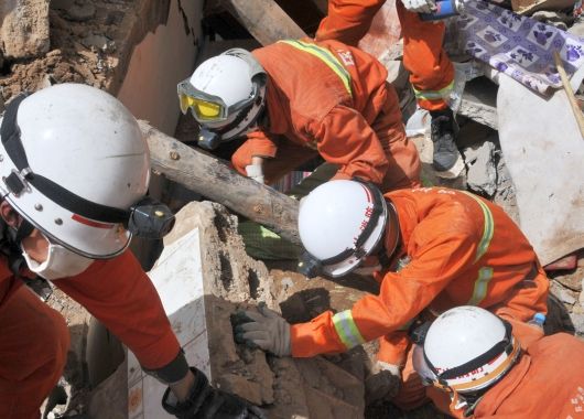 La ayuda de urgencia empezaba a llegar el viernes a la zona devastada.