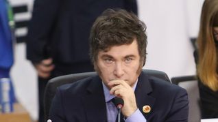 Milei, entre las medidas económicas y el éxito electoral.