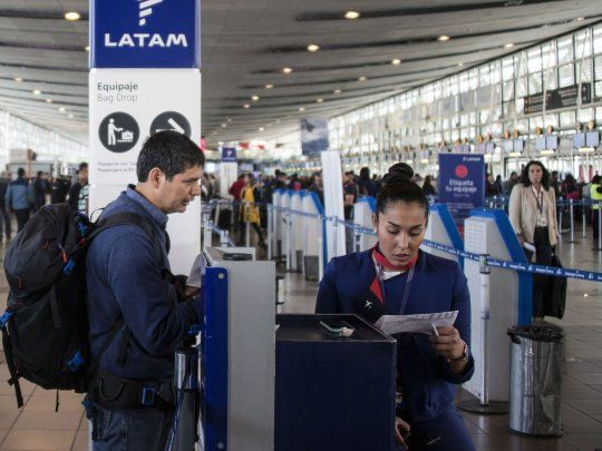 LATAM Airlines Argentina habilitará próximamente,mediante sus canales oficiales, las respuestas y alternativas a todos aquellospasajeros que hayan adquirido tickets o pasajes de avión.&nbsp;